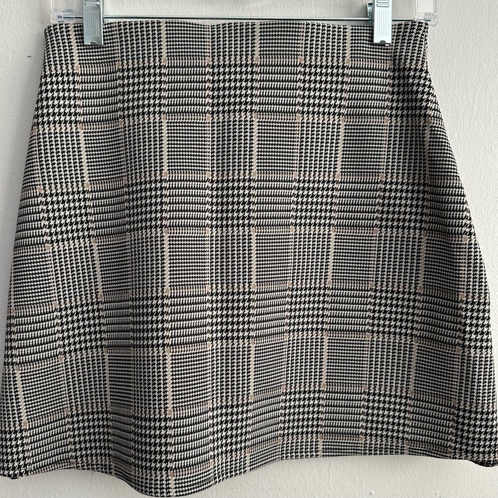 H&M Plaid Houndstooth Mini Skirt (NWT, Size S)